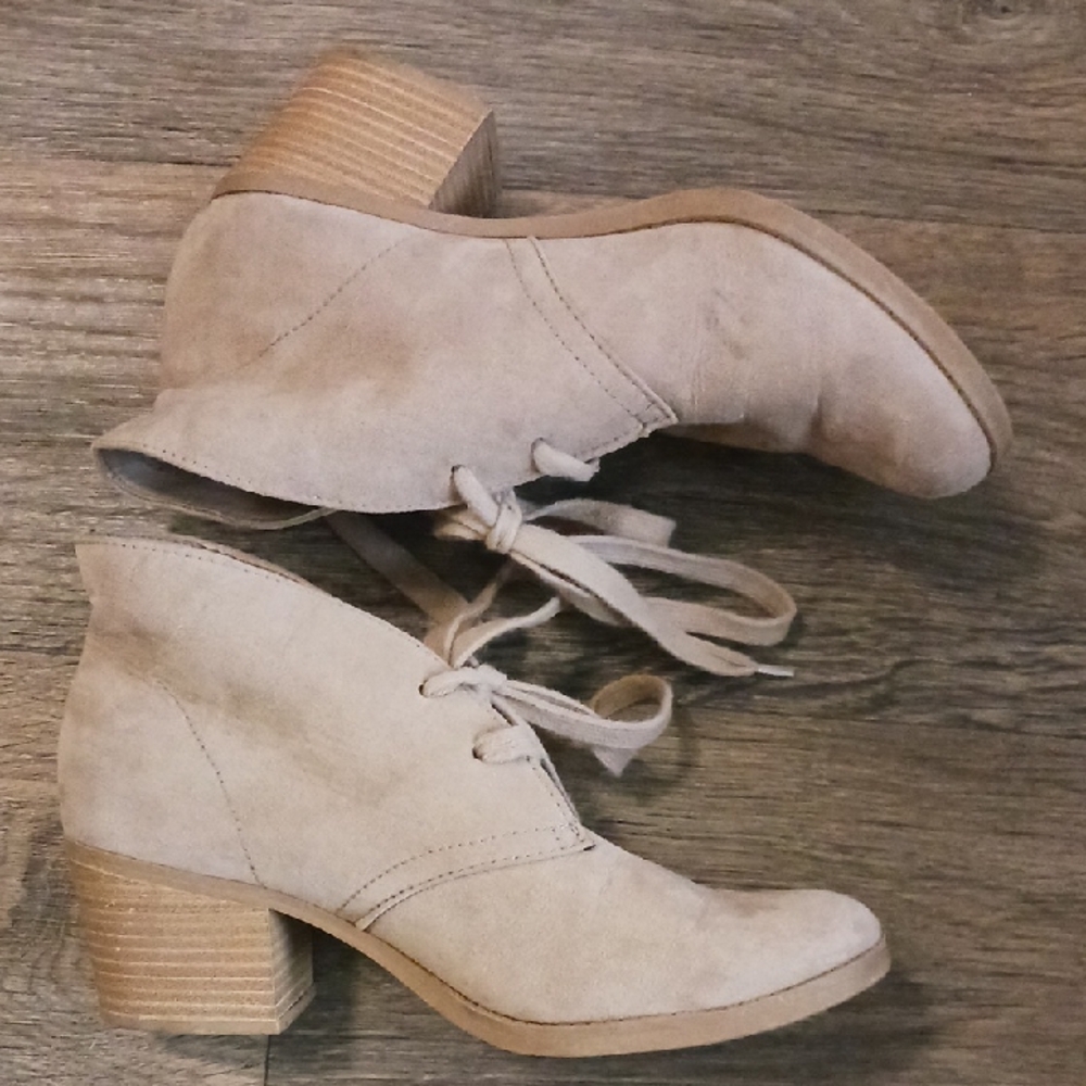 Source Unknown Light Taupe Suede Lace-Up Ankle Boots